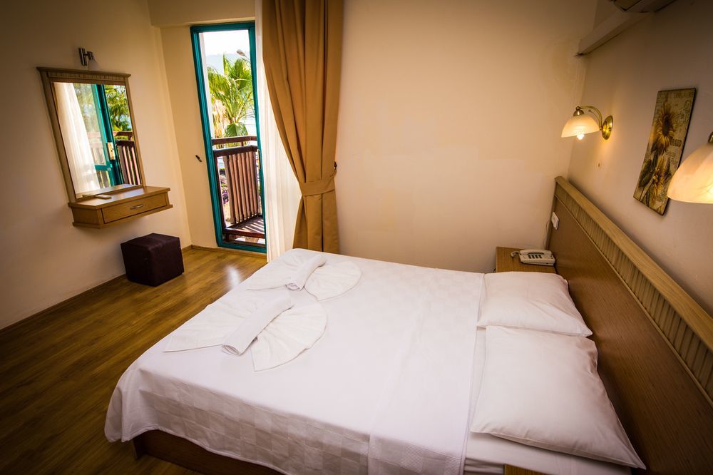 Levent Hotel Фетхие Экстерьер фото